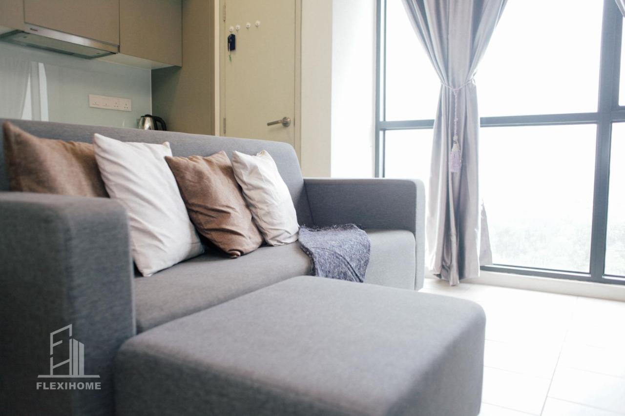 Tamarind Cyberjaya: Work-friendly Day By Flexihome-my Apartment *