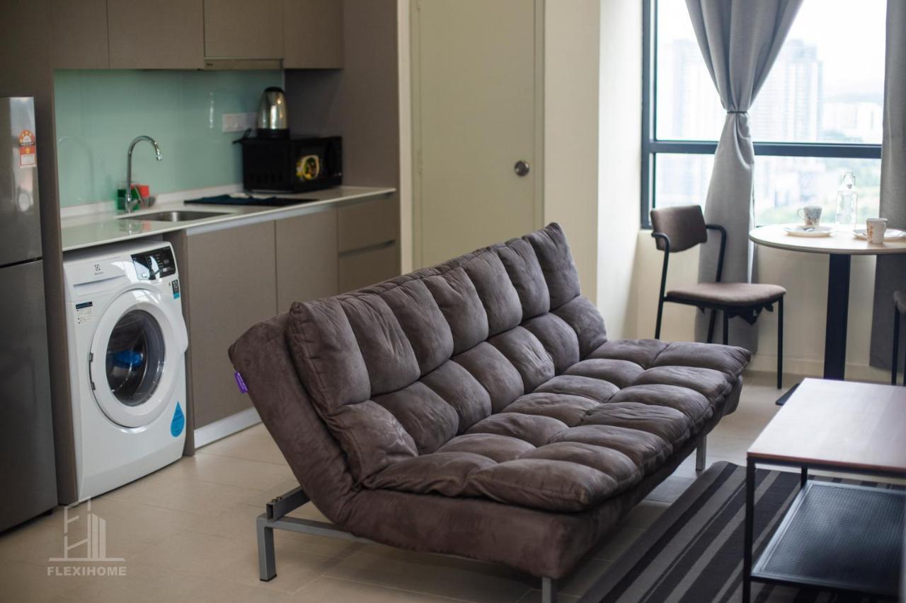 Tamarind Cyberjaya: Work-friendly Day By Flexihome-my Apartment *