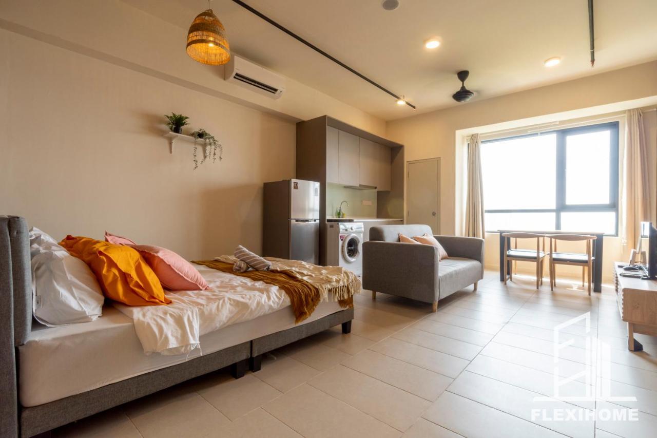 Tamarind Cyberjaya: Work-friendly Day By Flexihome-my Apartment *